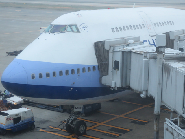 747的上層靠窗座位真的很划算呢!