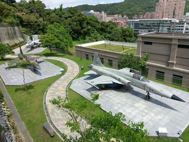 超讚的無料景點之新北市武器公園!