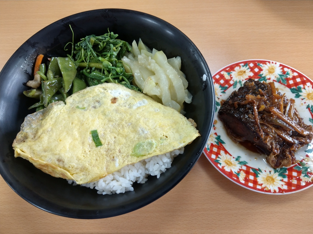 花蓮壽豐街上的好吃魚排飯!