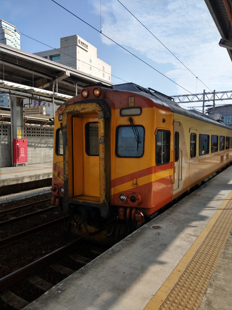 我意外搭到了EMU300型自強號!