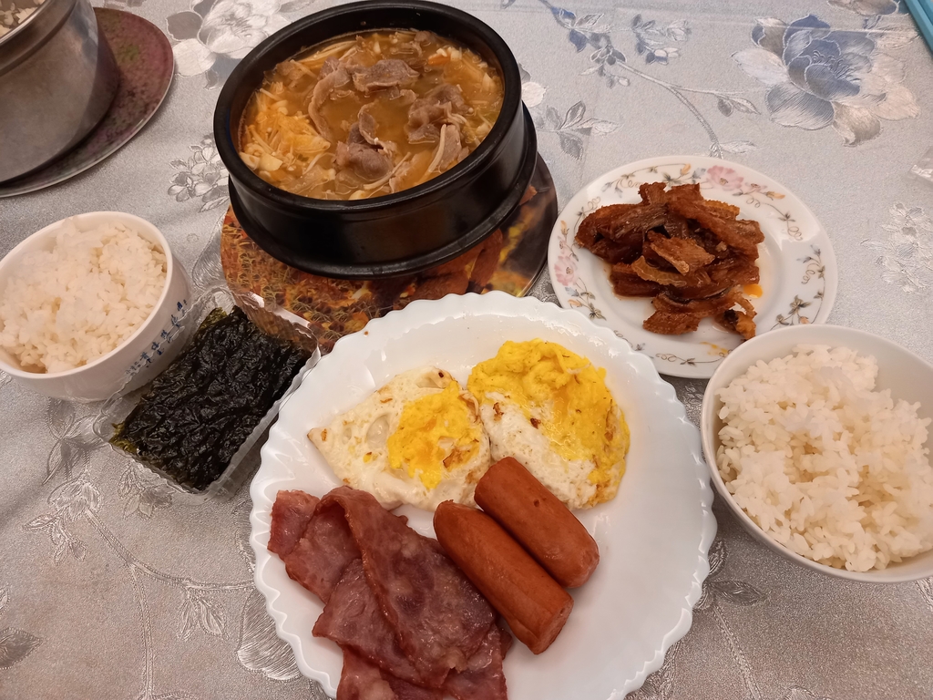 儒儒煮的韓式料理晚餐.jpg - 儒儒煮的韓式料理晚餐!