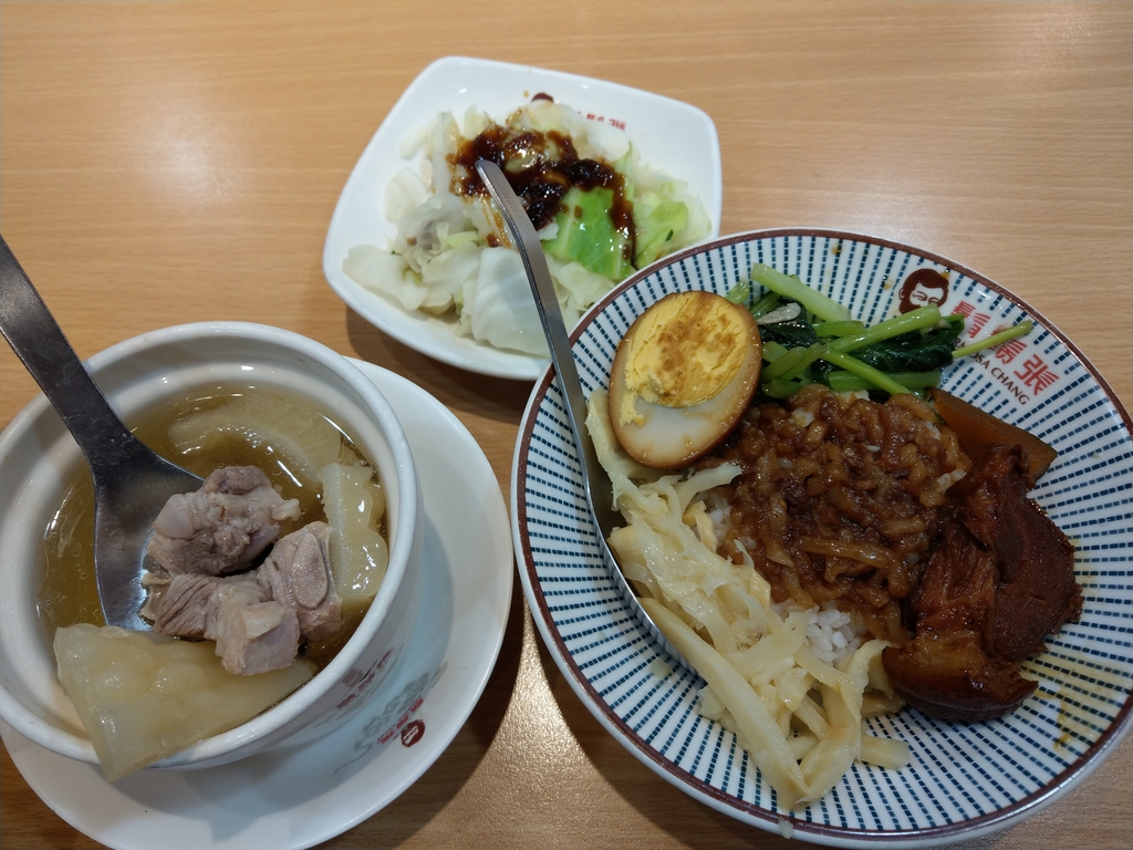 IMAG6804.jpg - 鬍鬚張滷肉飯指揮官套餐!