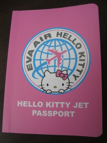 茱莉亞小姐所帶回來的長榮航空HELLO KITTY彩繪機紀念品!