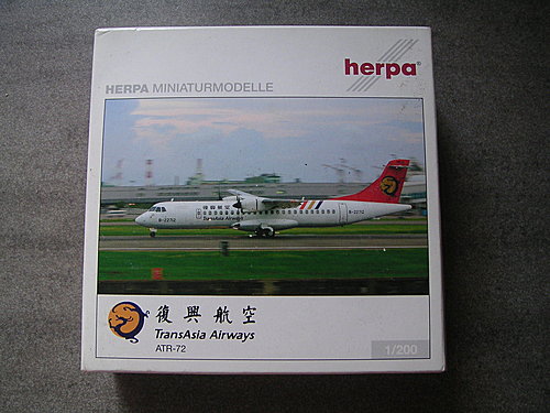 我的復興航空ATR-72德國herpa1：200飛機模型