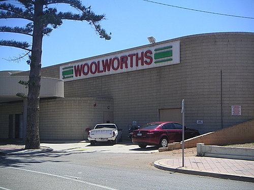 澳洲三大超市之一的WOOLWORTHS