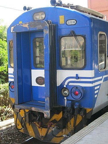 台鐵第一代的EMU400型通勤電車